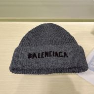 Balenciaga Logo Knitted Hat In Grey